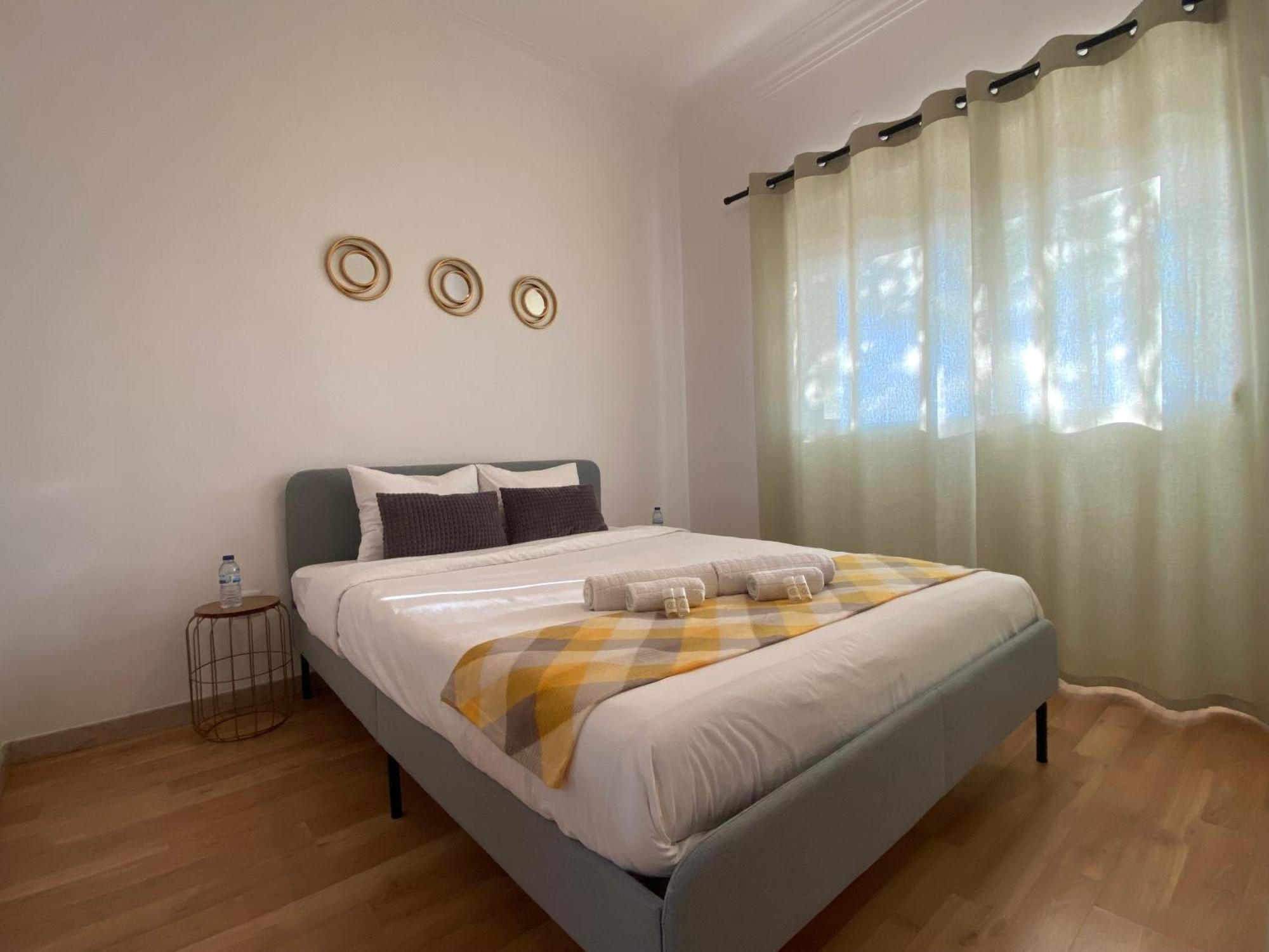 Almada Central Apartment Luaran gambar